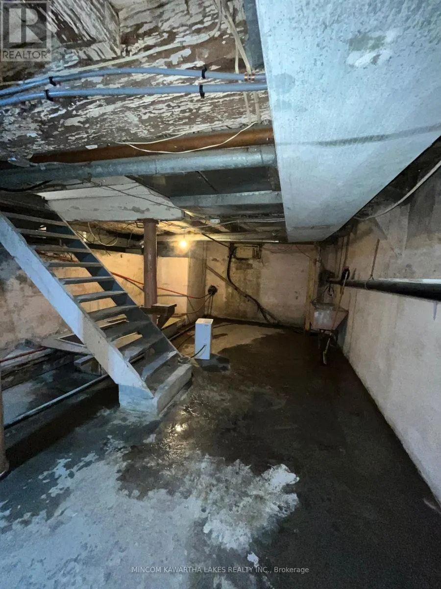 1 - 363 LINDSAY ROAD, #1