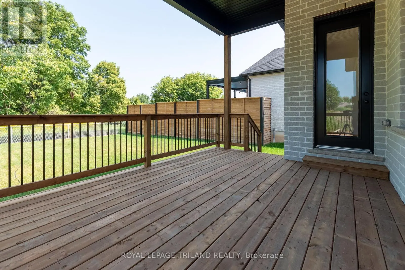 32 BRISCOE CRESCENT