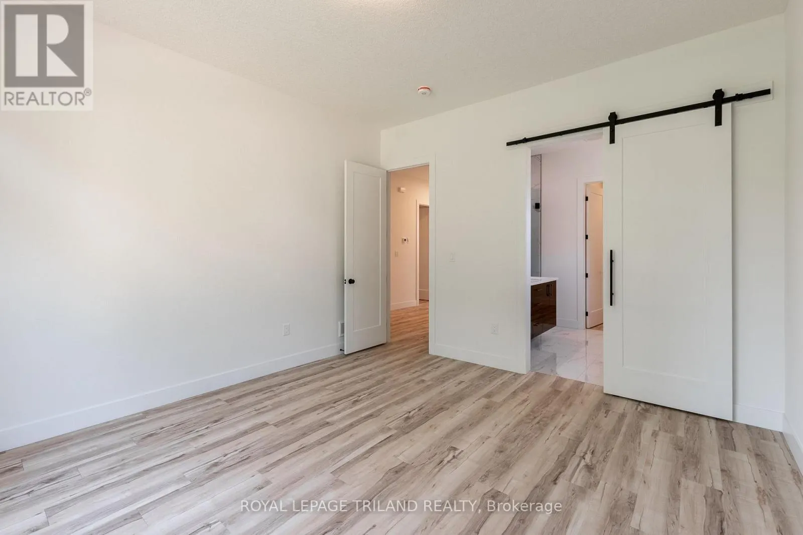 32 BRISCOE CRESCENT