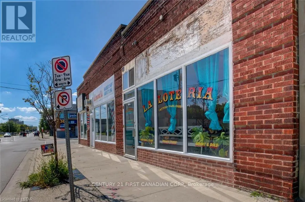 1066 DUNDAS STREET E
