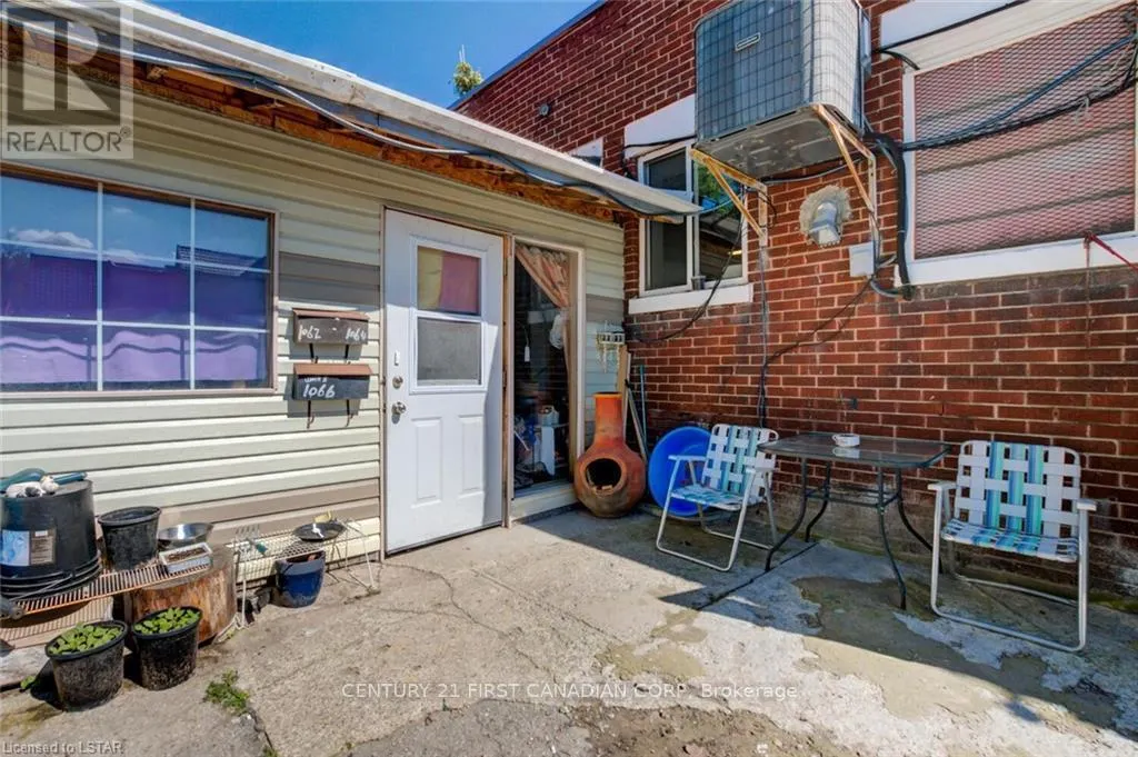 1066 DUNDAS STREET E