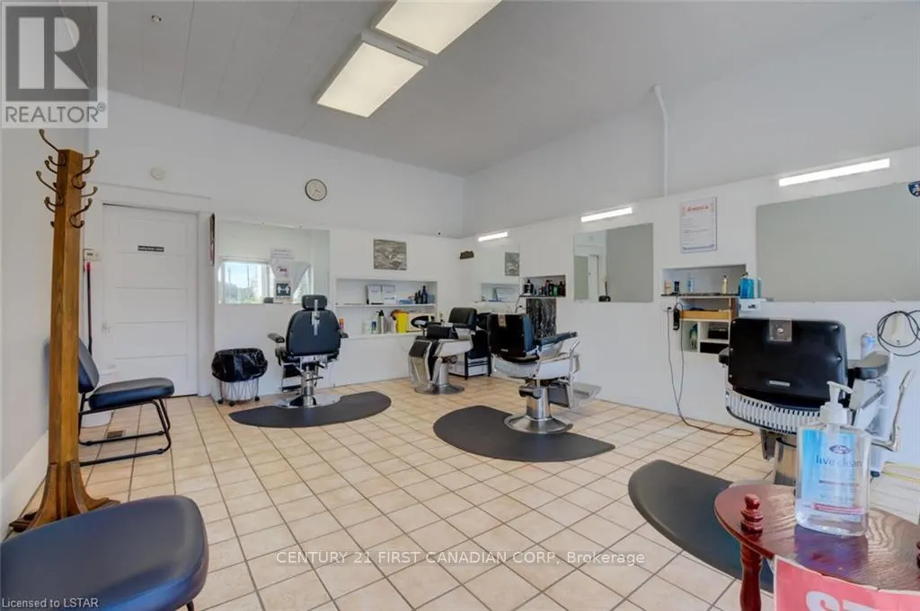 1066 DUNDAS STREET E