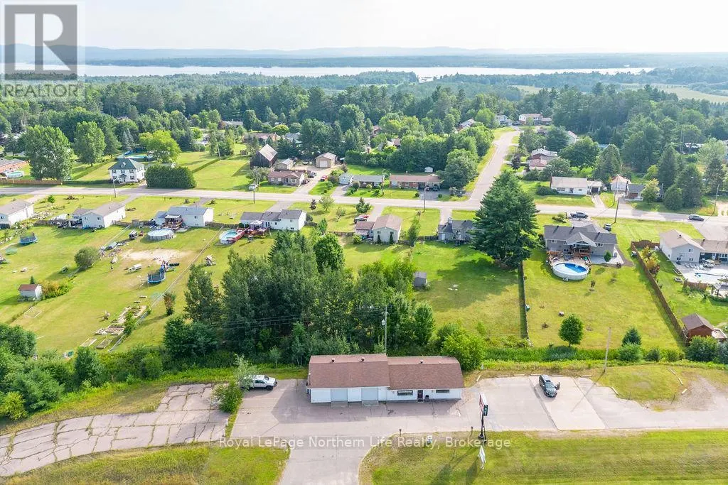2427 PETAWAWA BOULEVARD
