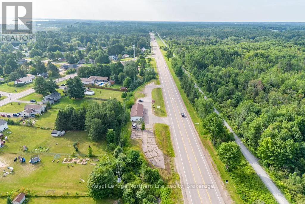 2427 PETAWAWA BOULEVARD