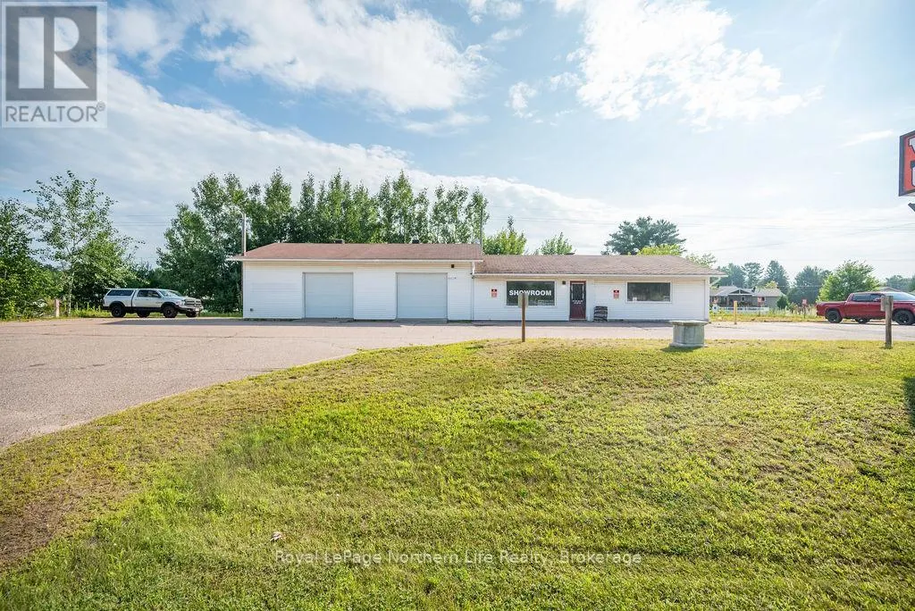 2427 PETAWAWA BOULEVARD