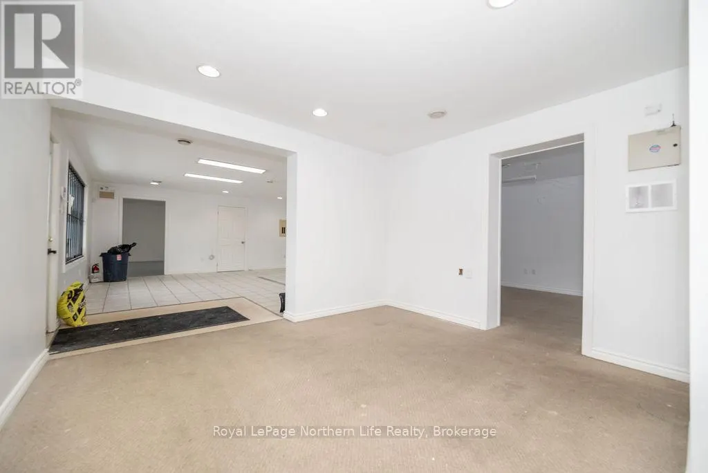 2427 PETAWAWA BOULEVARD