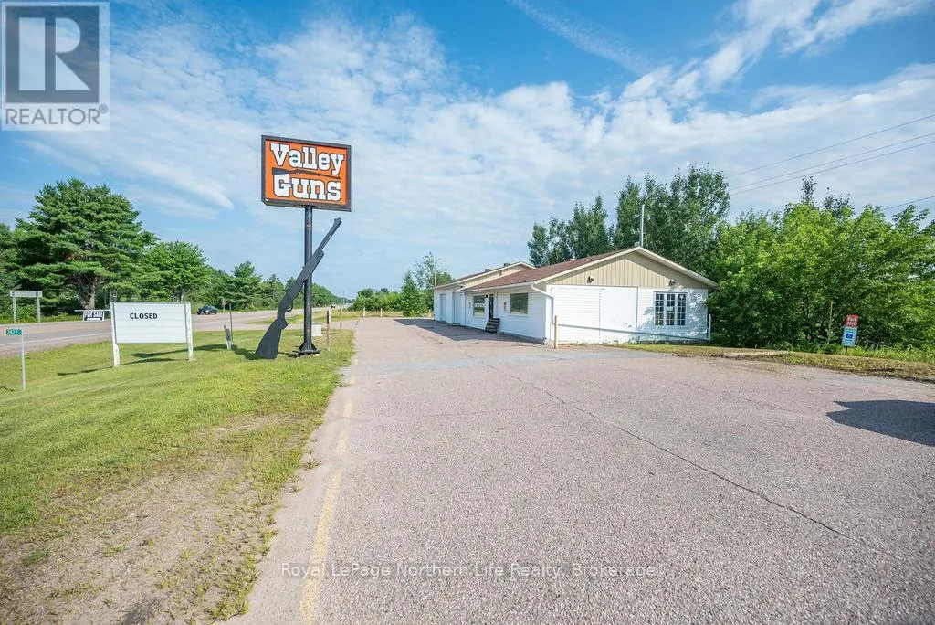2427 PETAWAWA BOULEVARD