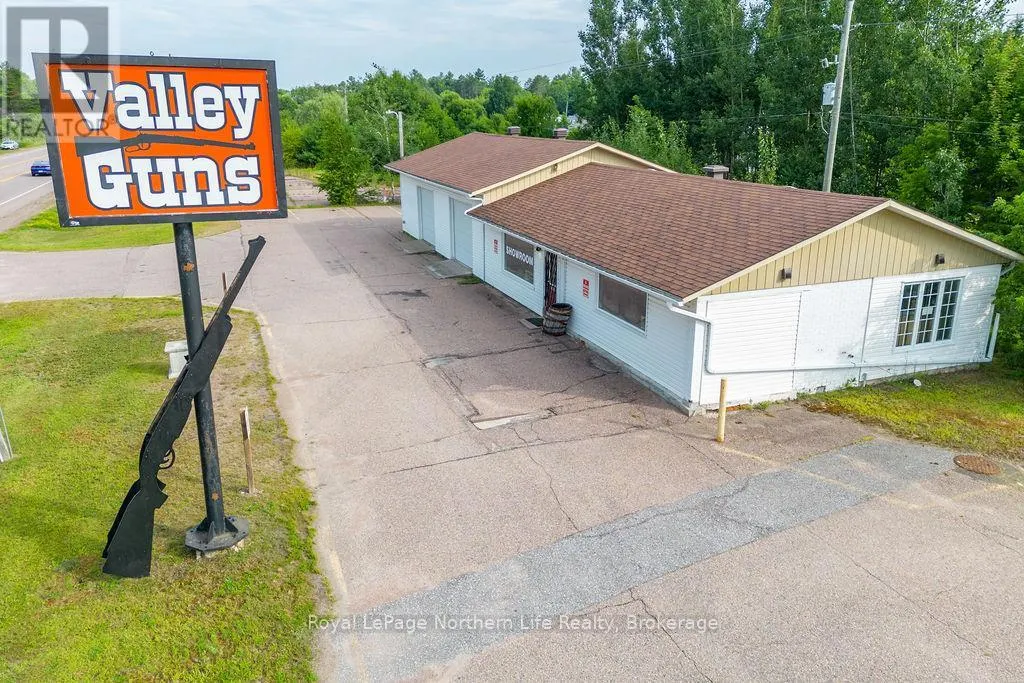 2427 PETAWAWA BOULEVARD