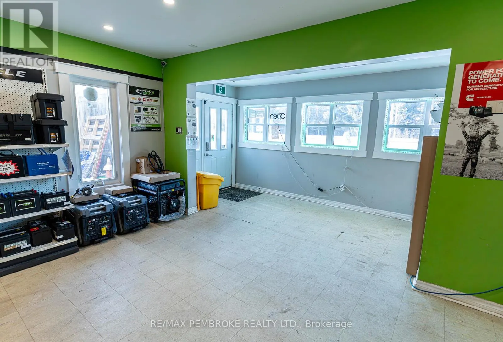 2551 PETAWAWA BOULEVARD