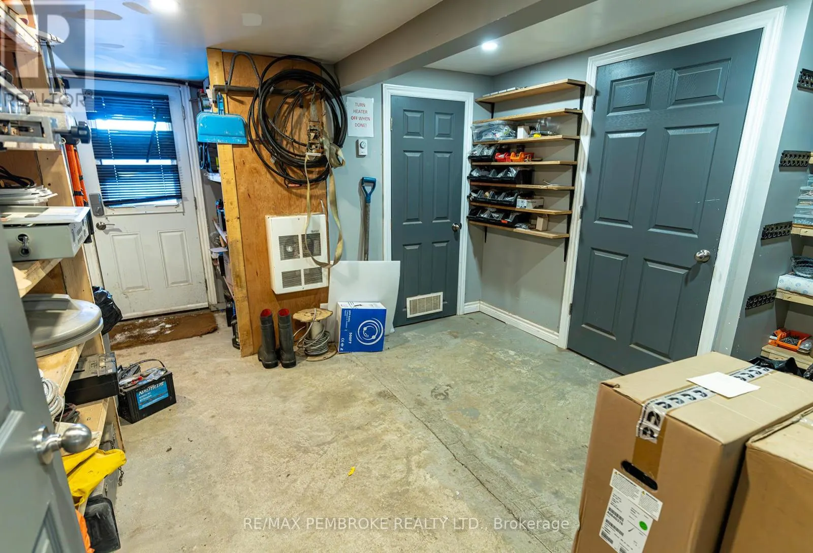 2551 PETAWAWA BOULEVARD