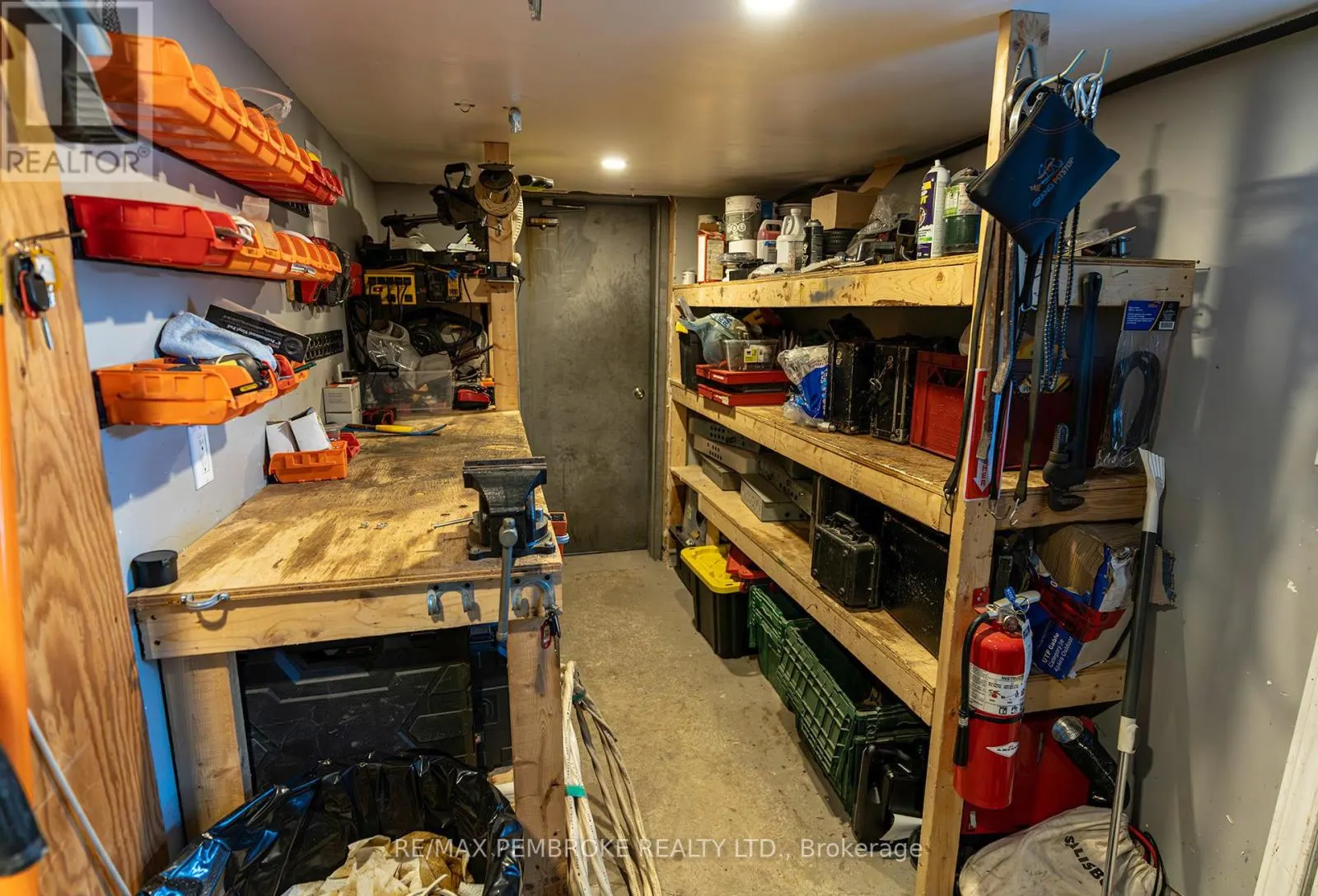 2551 PETAWAWA BOULEVARD
