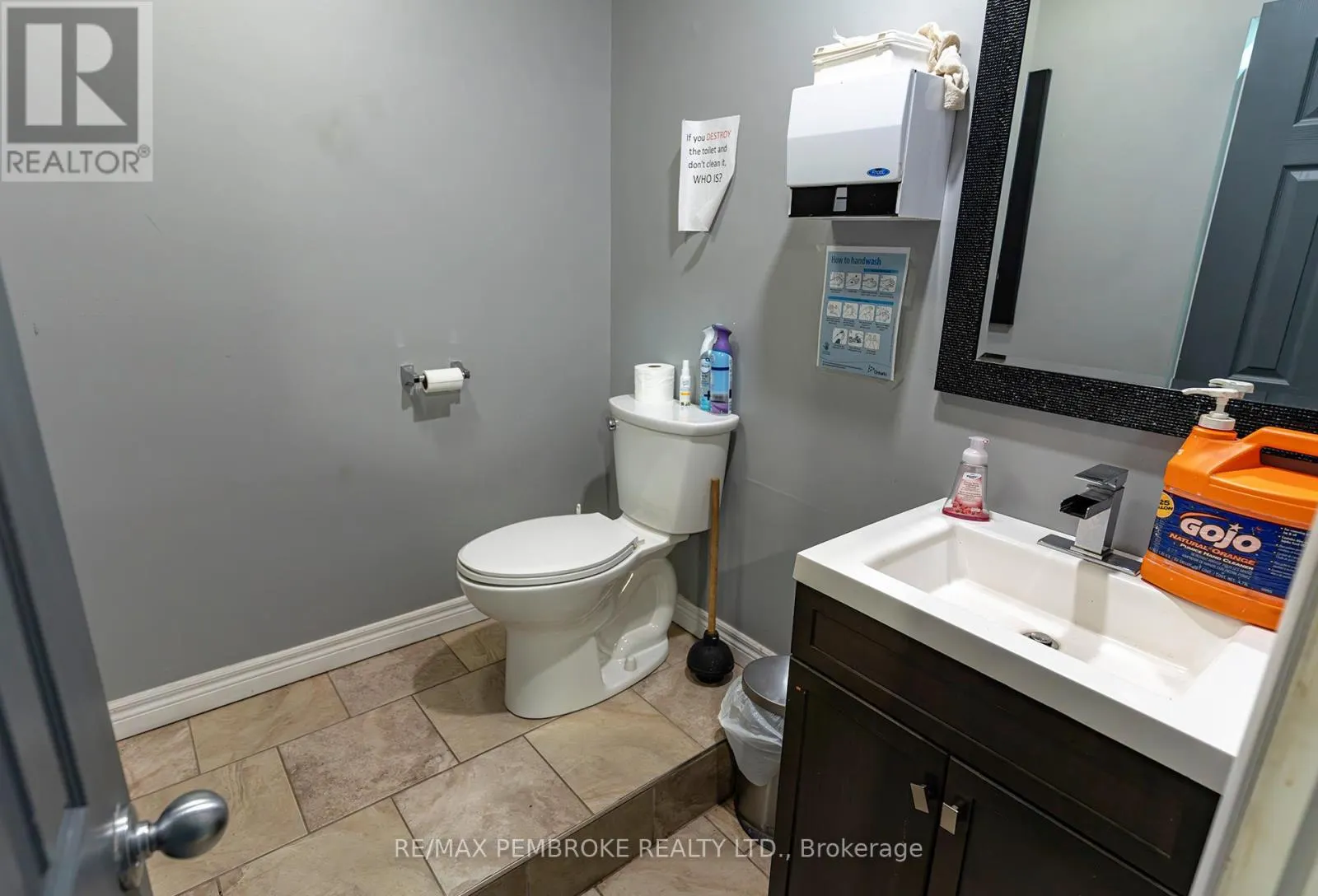 2551 PETAWAWA BOULEVARD