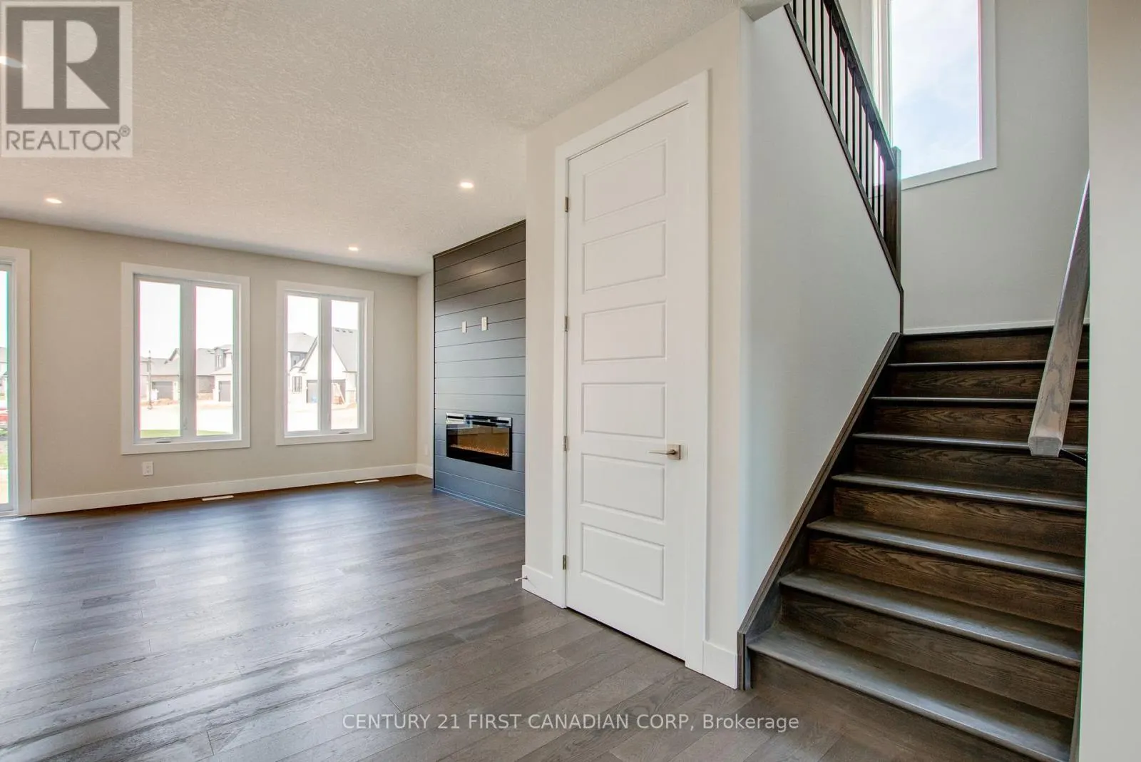100 ASPEN CIRCLE
