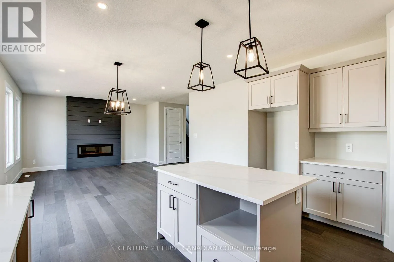 100 ASPEN CIRCLE