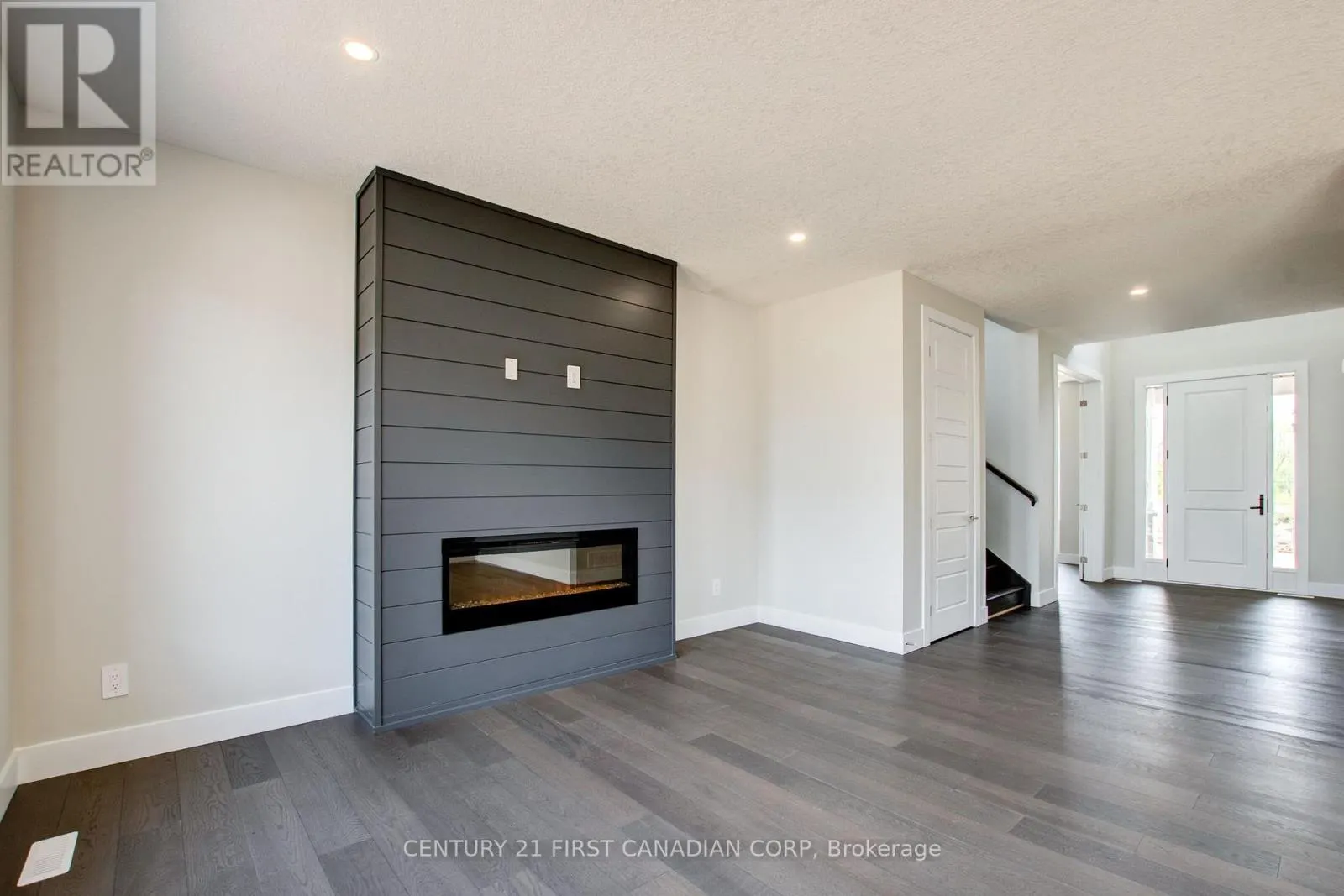 100 ASPEN CIRCLE