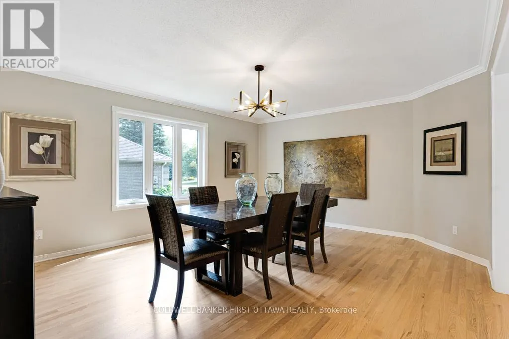 5525 PETTAPIECE CRESCENT