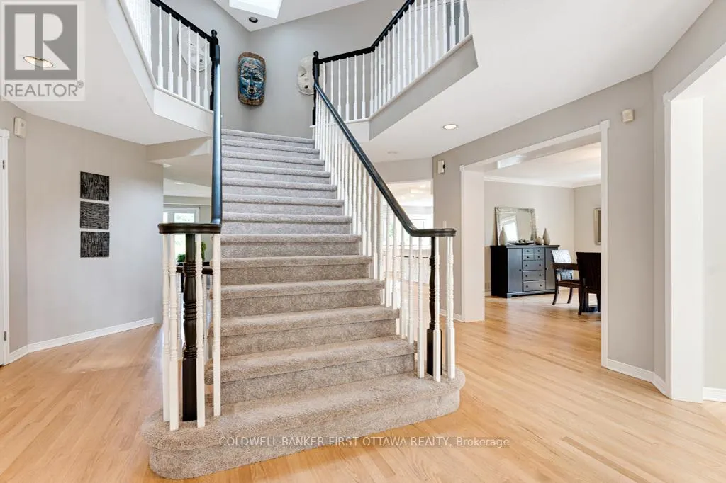 5525 PETTAPIECE CRESCENT