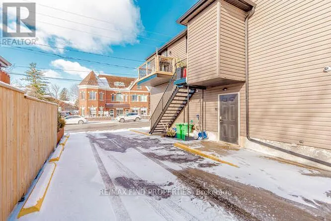 40 MAIN STREET N