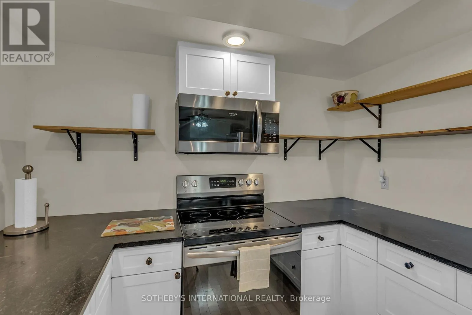 20820 SOUTH SERVICE ROAD