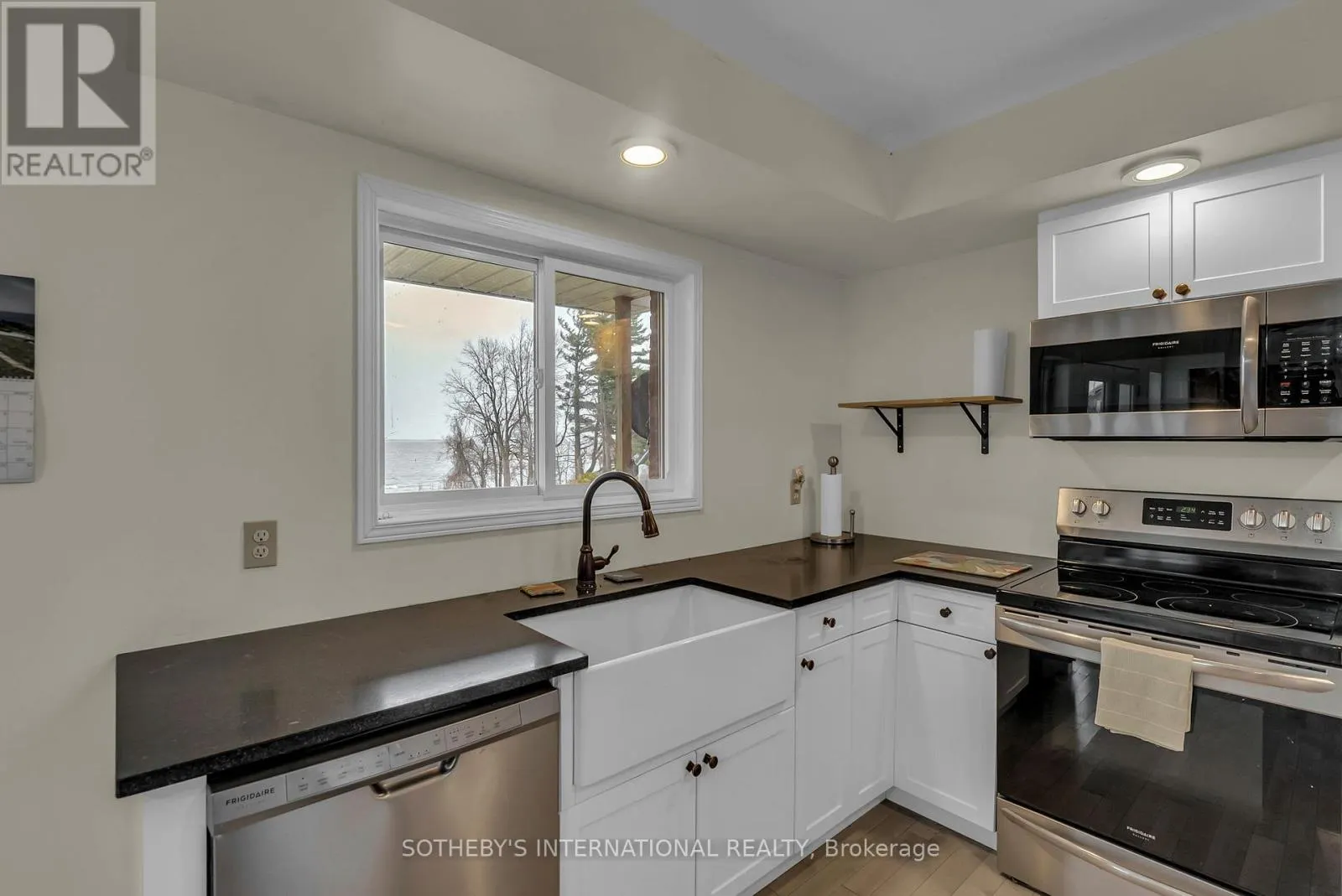 20820 SOUTH SERVICE ROAD