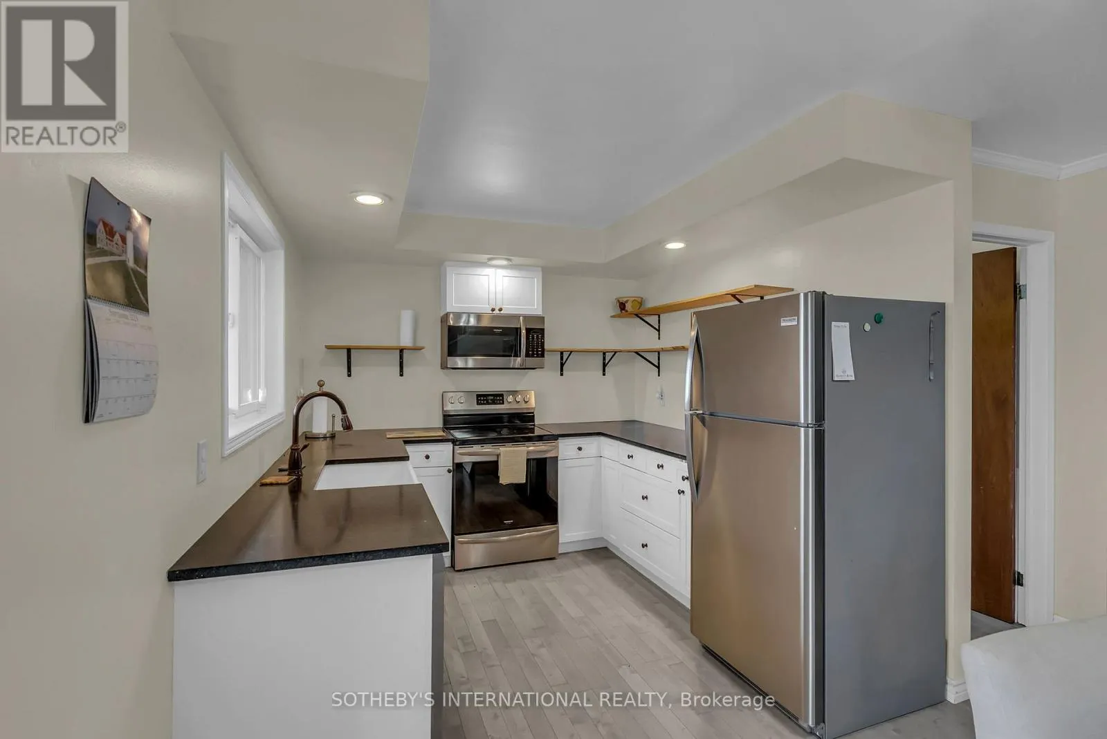 20820 SOUTH SERVICE ROAD