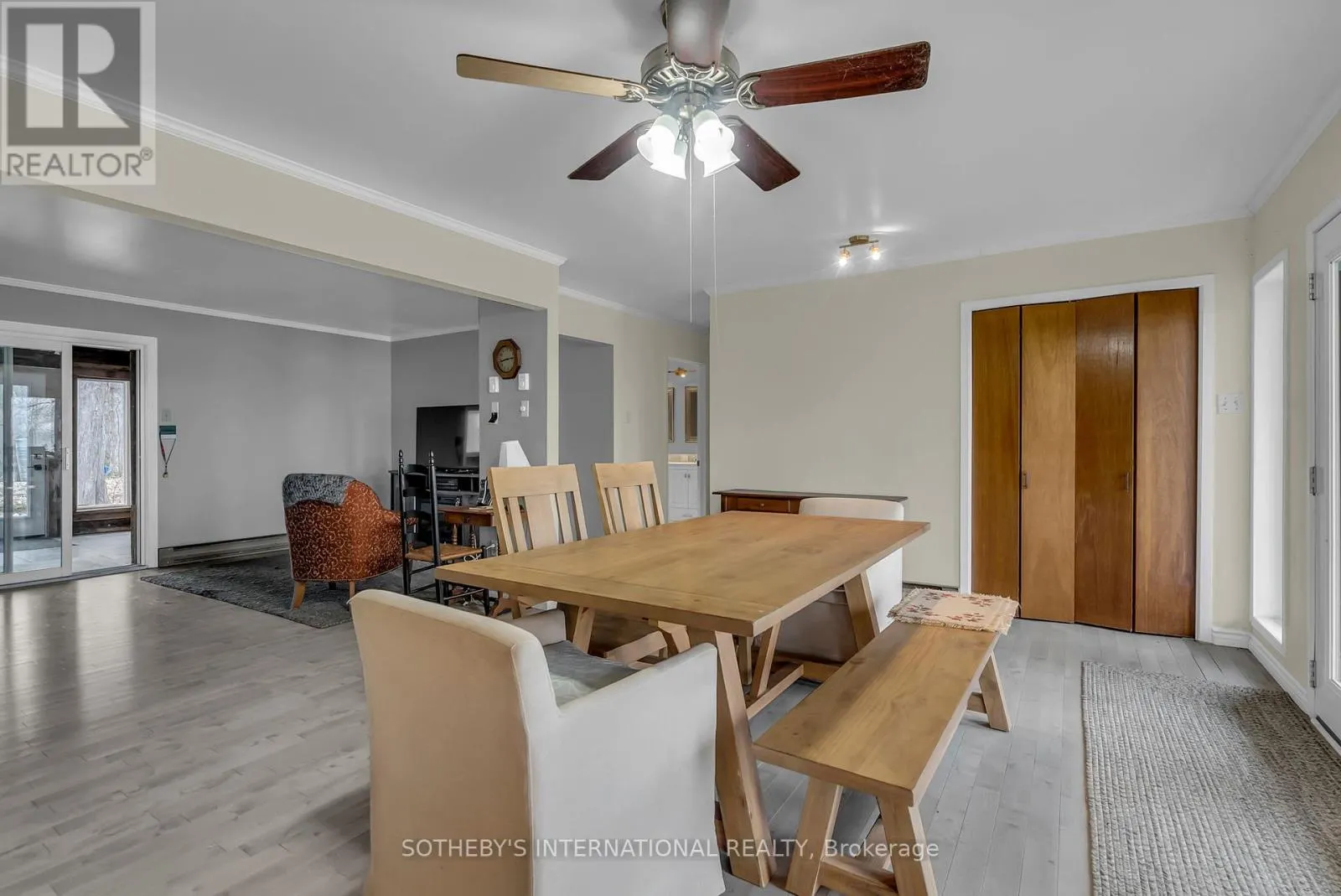 20820 SOUTH SERVICE ROAD