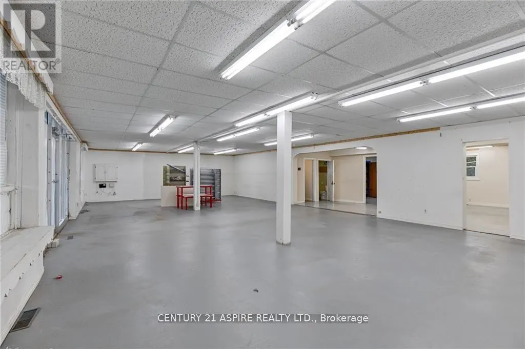 2096 PETAWAWA BOULEVARD