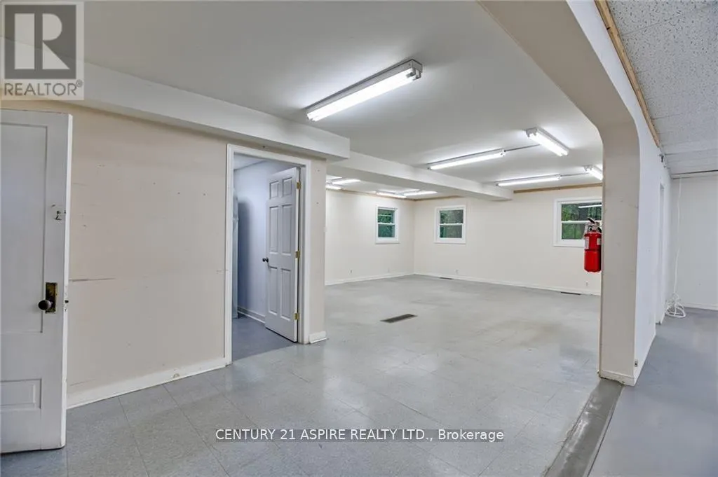 2096 PETAWAWA BOULEVARD
