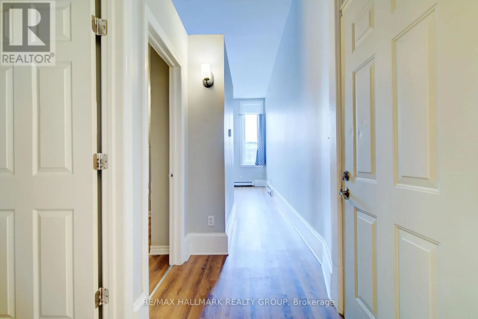 192 KING STREET W