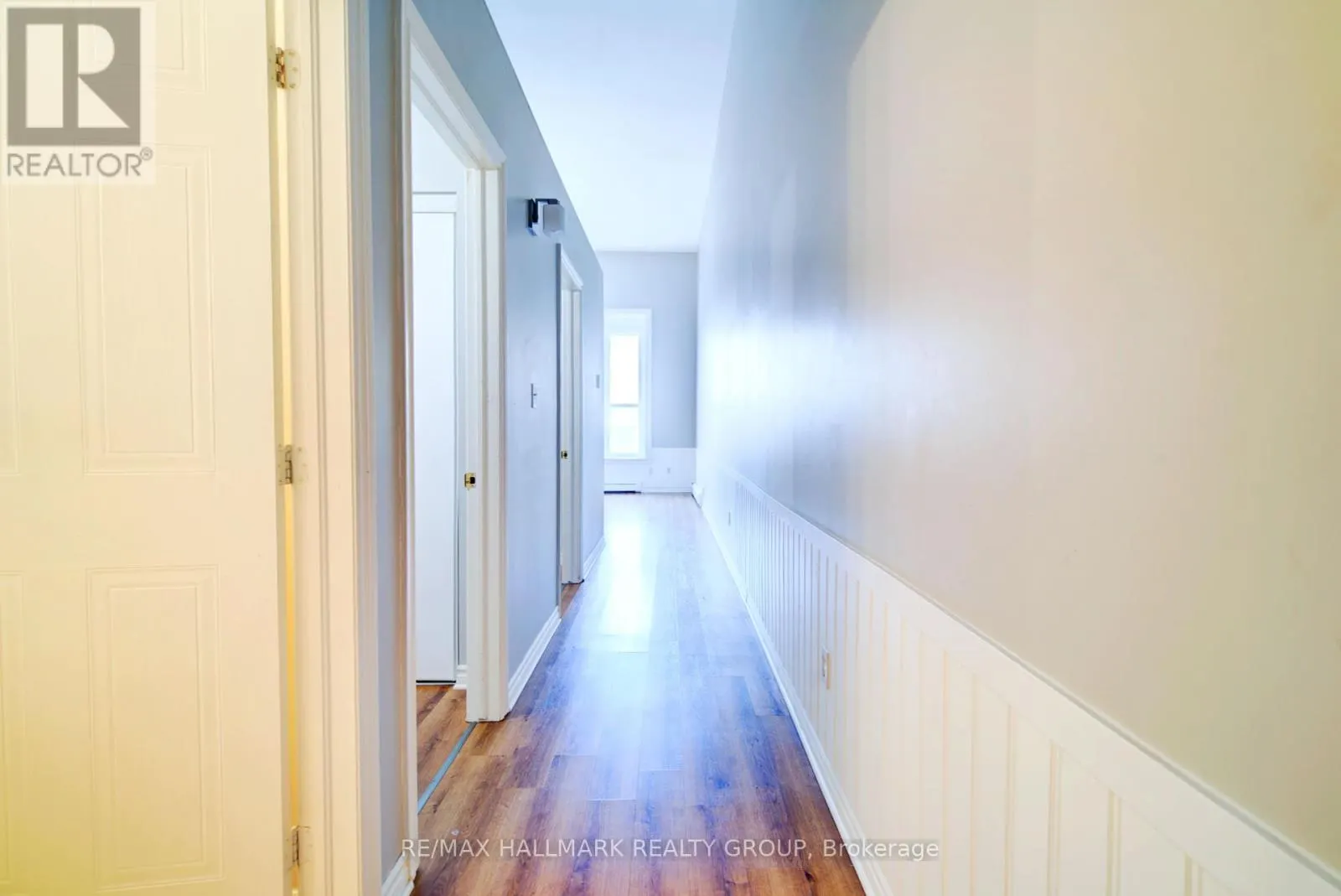 192 KING STREET W