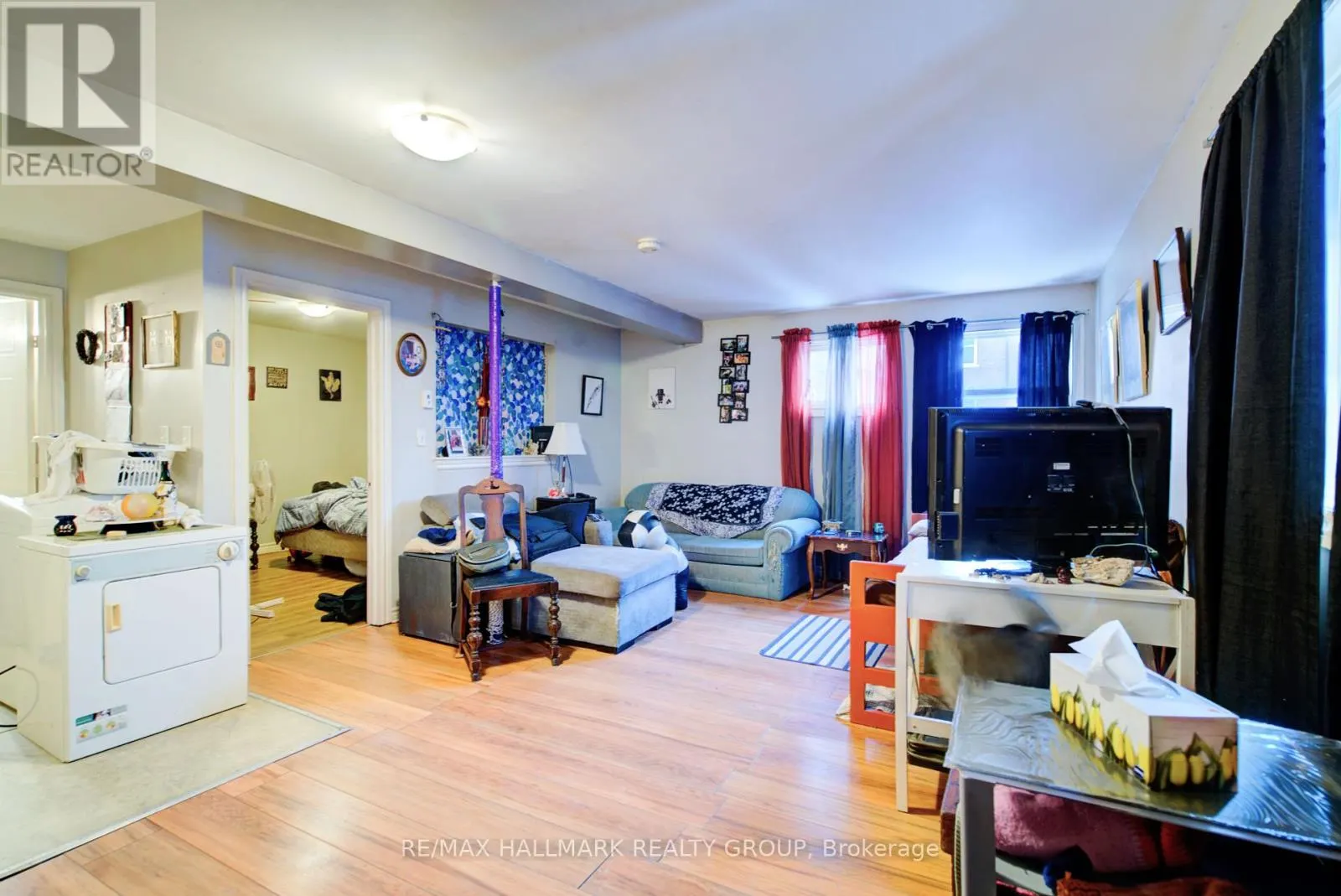 192 KING STREET W