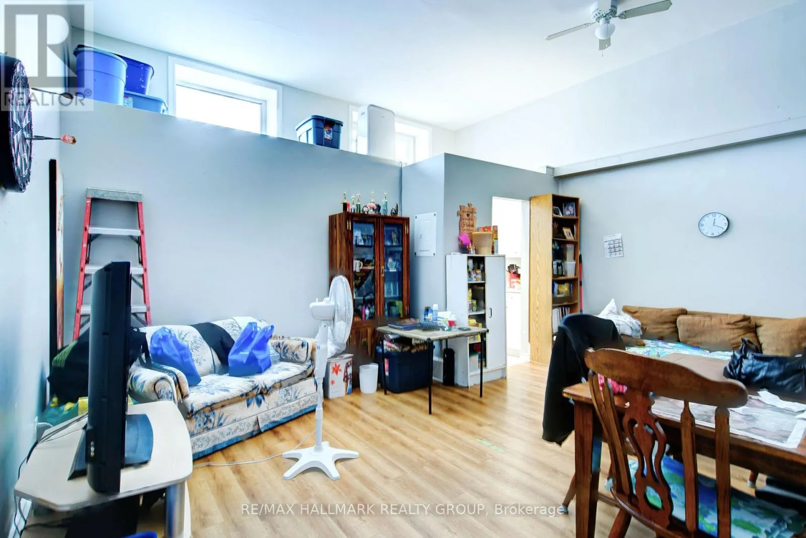 192 KING STREET W
