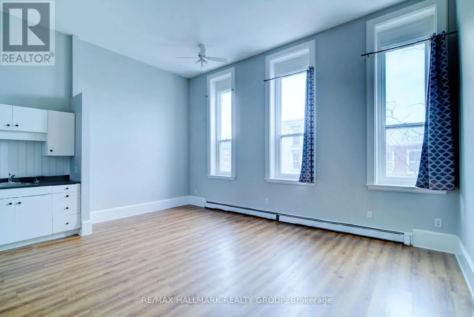 192 KING STREET W