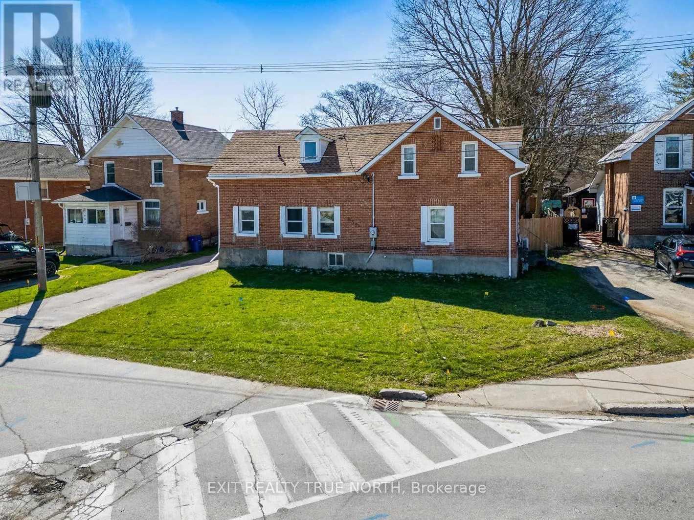 835 11TH STREET W