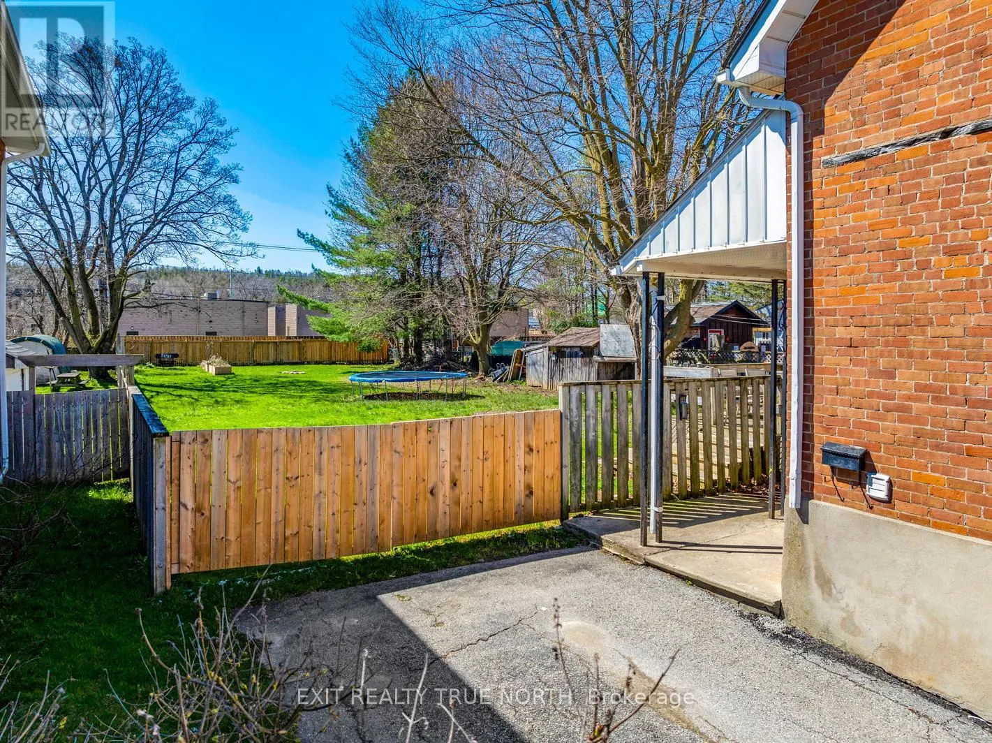 835 11TH STREET W