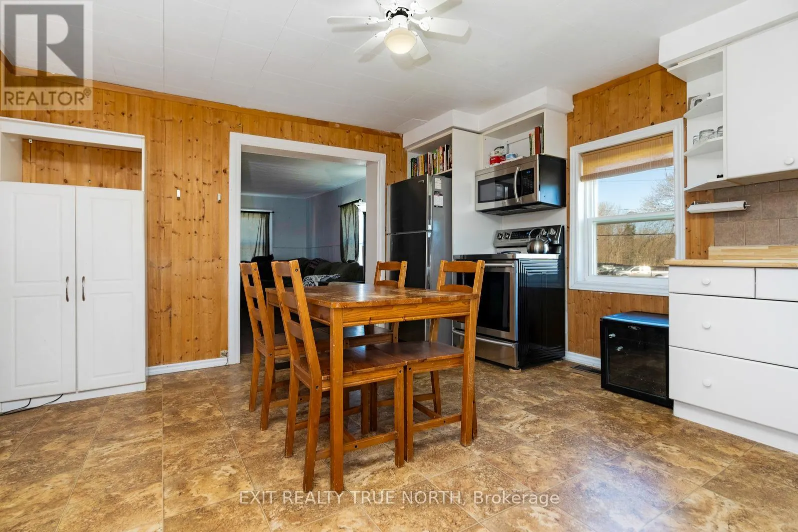 835 11TH STREET W