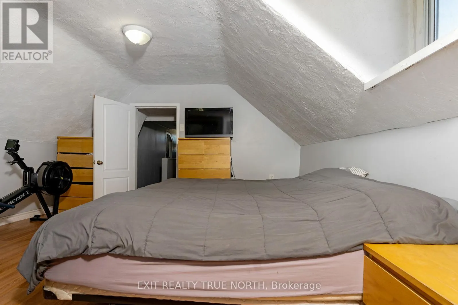 835 11TH STREET W