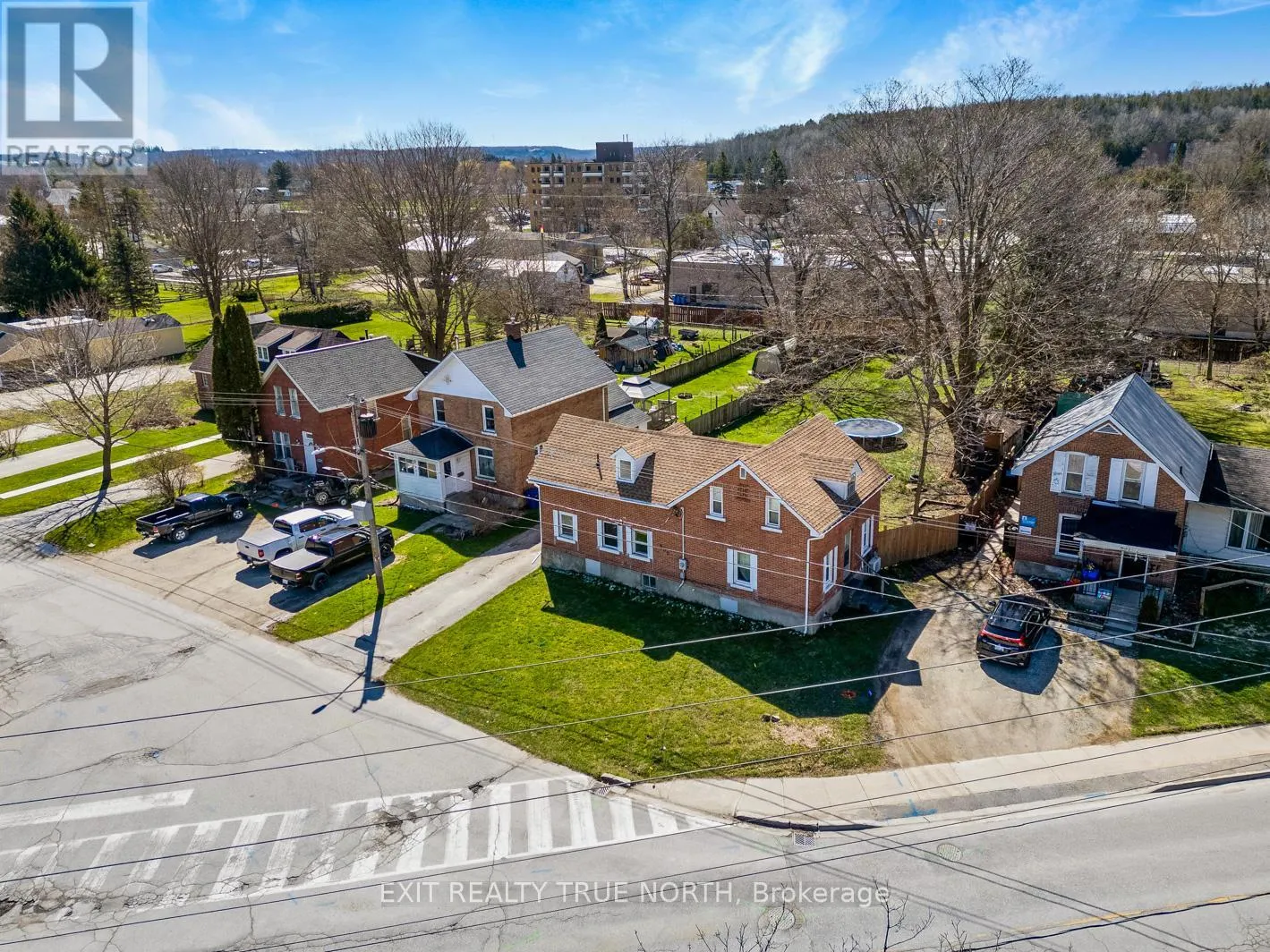 835 11TH STREET W