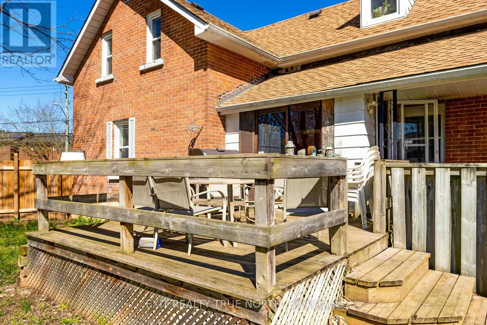 835 11TH STREET W