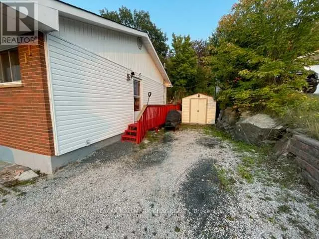 85 MISSISSAUGA AVENUE