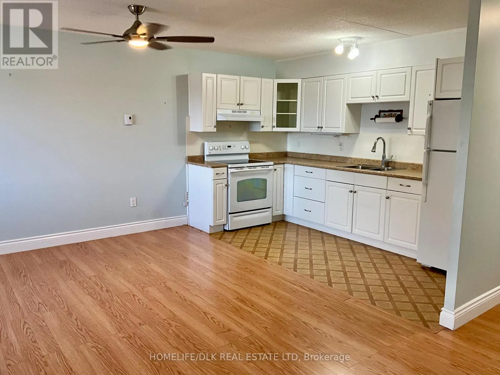 109 - 235 WATER STREET W