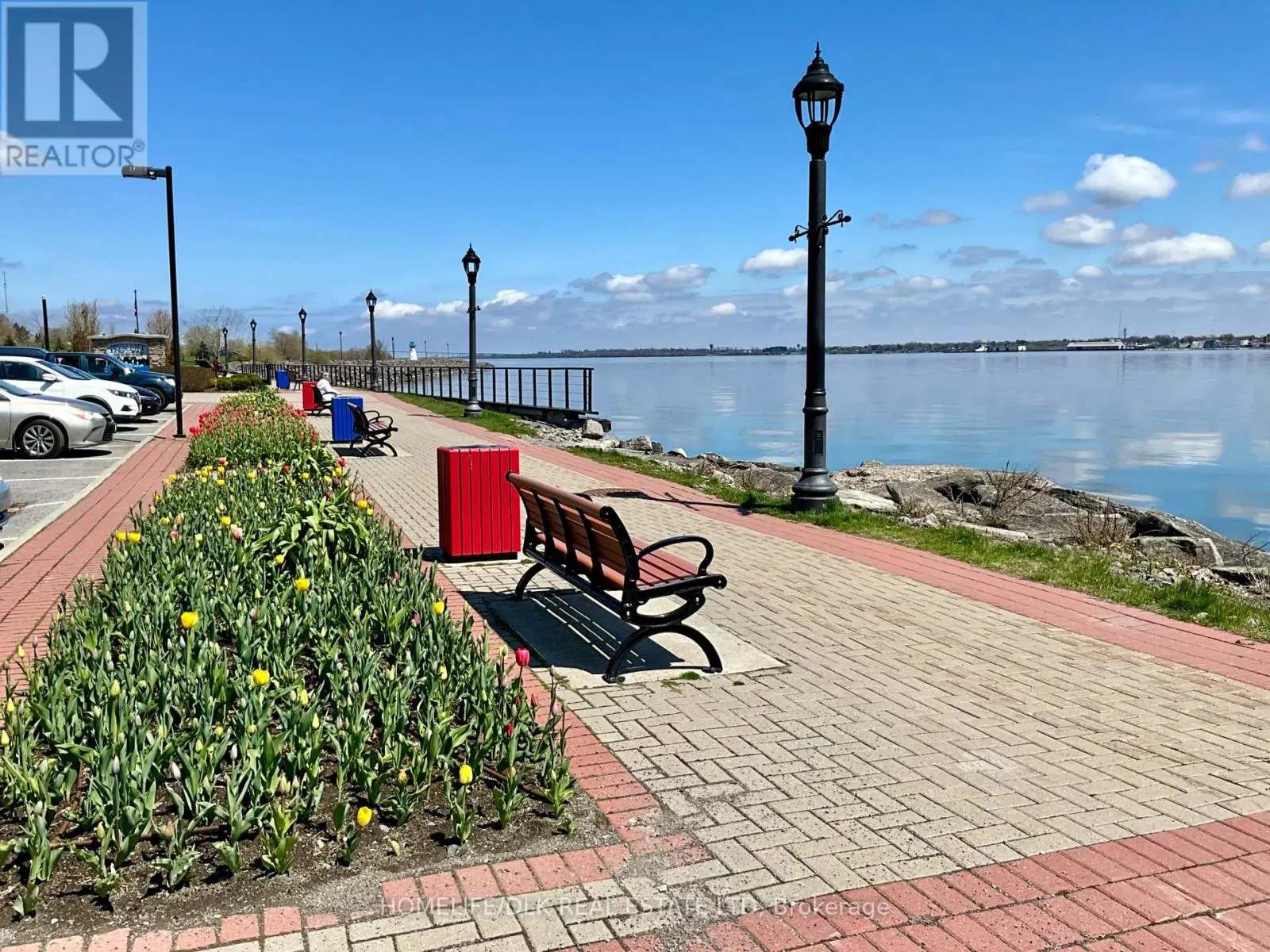 109 - 235 WATER STREET W