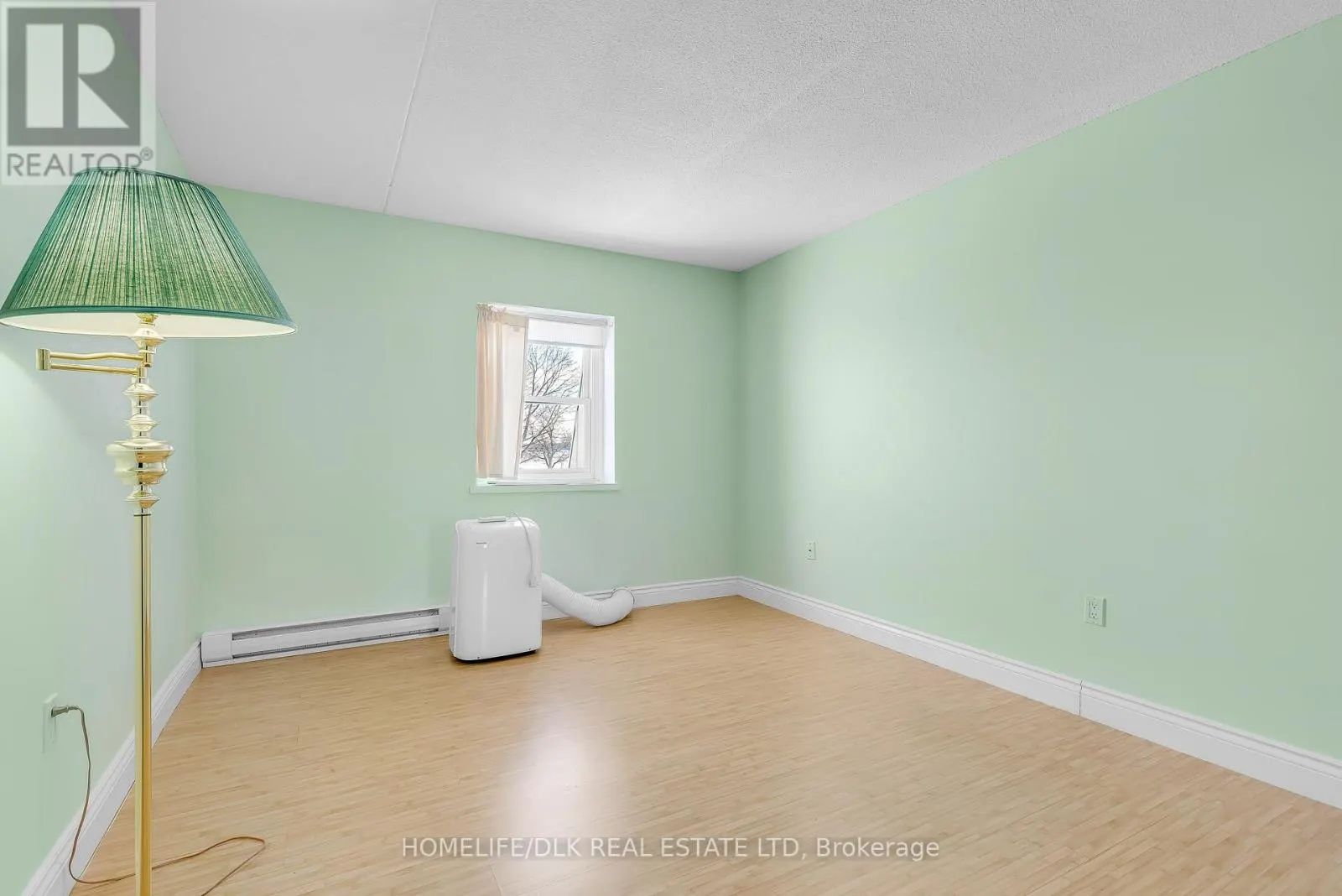 109 - 235 WATER STREET W