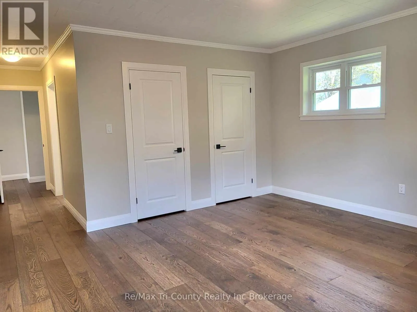 16 DELEVAN CRESCENT
