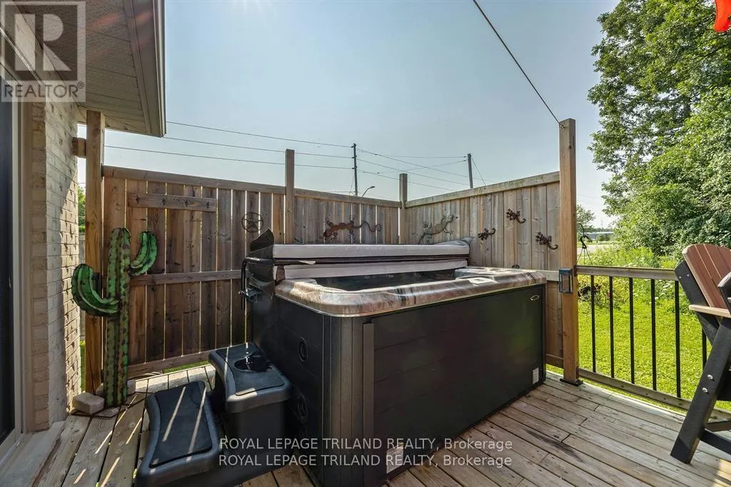 1 - 410 BURWELL ROAD, #1