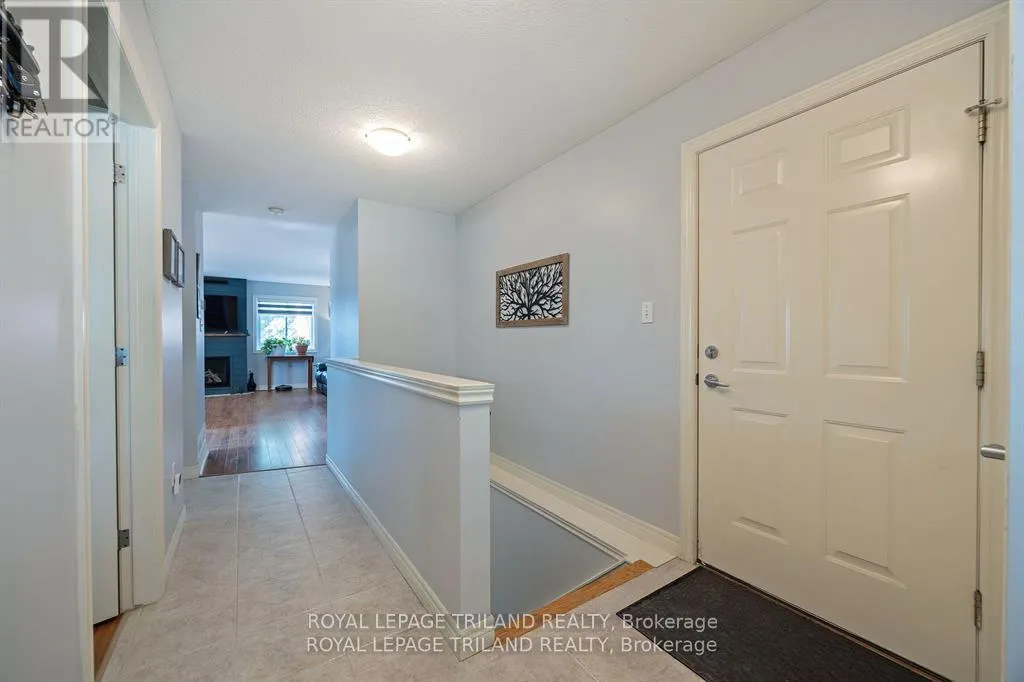 1 - 410 BURWELL ROAD, #1