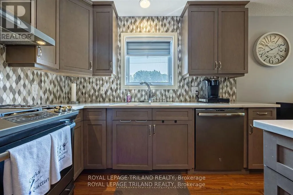1 - 410 BURWELL ROAD, #1