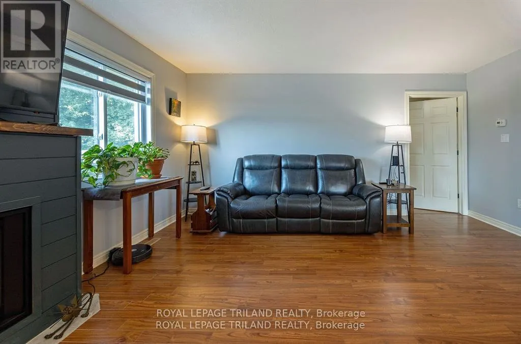 1 - 410 BURWELL ROAD, #1
