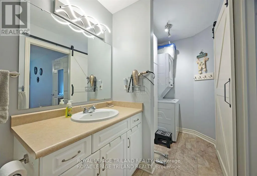 1 - 410 BURWELL ROAD, #1