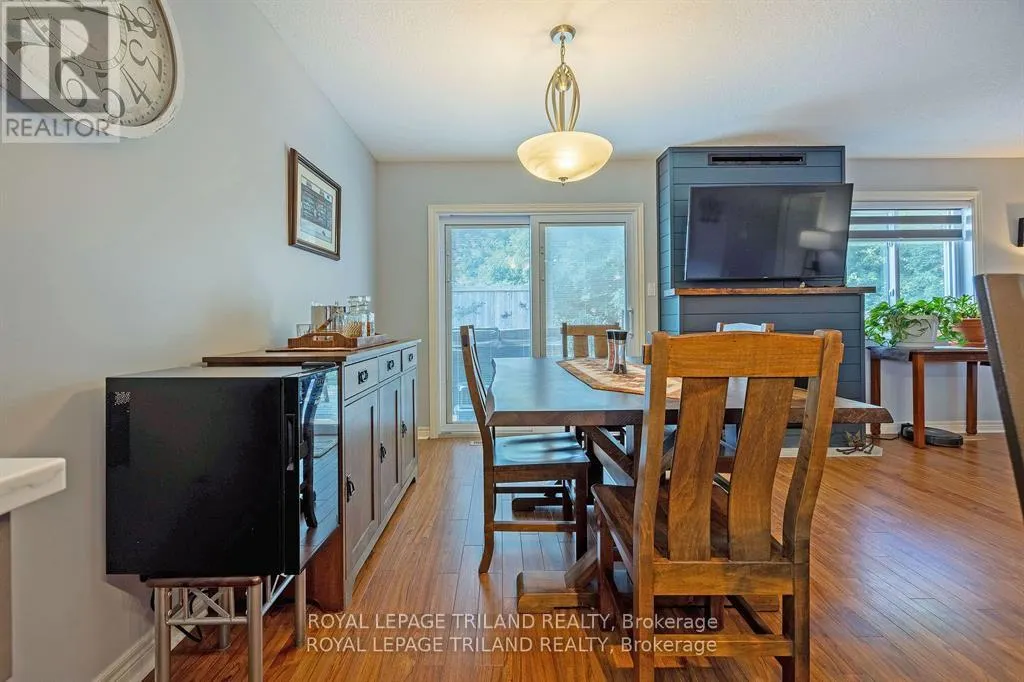 1 - 410 BURWELL ROAD, #1